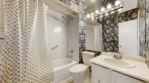 14 Dunkeld Way Markham ON L3T 4Y9