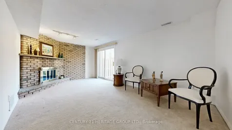 14 Dunkeld Way Markham ON L3T 4Y9