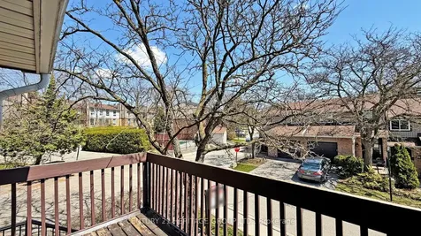 14 Dunkeld Way Markham ON L3T 4Y9