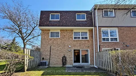 14 Dunkeld Way Markham ON L3T 4Y9