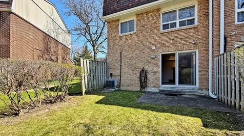 14 Dunkeld Way Markham ON L3T 4Y9