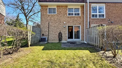 14 Dunkeld Way Markham ON L3T 4Y9