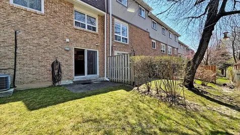 14 Dunkeld Way Markham ON L3T 4Y9