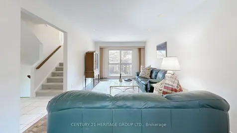 14 Dunkeld Way Markham ON L3T 4Y9