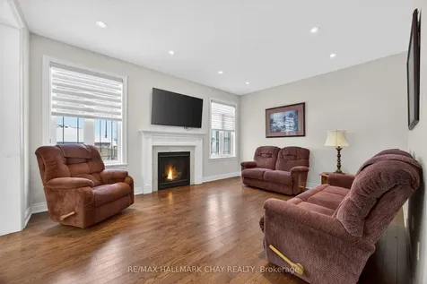101 Gardiner Drive Bradford West Gwillimbury ON L3Z 3G2