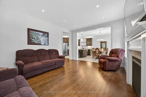 101 Gardiner Drive Bradford West Gwillimbury ON L3Z 3G2