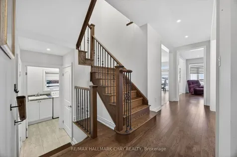 101 Gardiner Drive Bradford West Gwillimbury ON L3Z 3G2