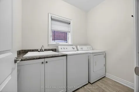 101 Gardiner Drive Bradford West Gwillimbury ON L3Z 3G2