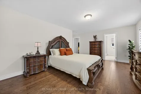 101 Gardiner Drive Bradford West Gwillimbury ON L3Z 3G2