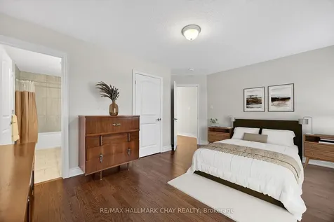 101 Gardiner Drive Bradford West Gwillimbury ON L3Z 3G2
