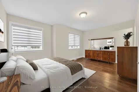 101 Gardiner Drive Bradford West Gwillimbury ON L3Z 3G2