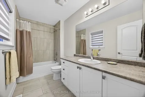 101 Gardiner Drive Bradford West Gwillimbury ON L3Z 3G2