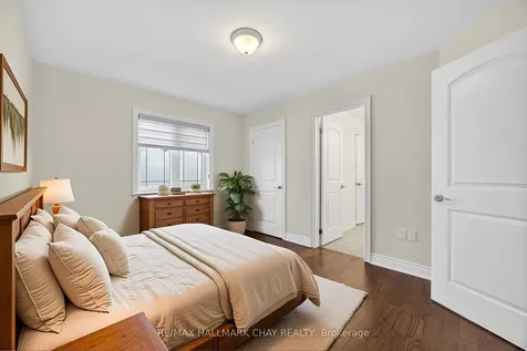101 Gardiner Drive Bradford West Gwillimbury ON L3Z 3G2