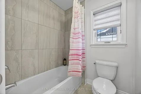 101 Gardiner Drive Bradford West Gwillimbury ON L3Z 3G2