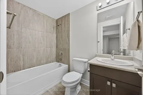 101 Gardiner Drive Bradford West Gwillimbury ON L3Z 3G2