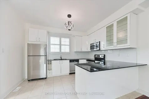 215 16th Avenue Richmond Hill ON L4C 0T8