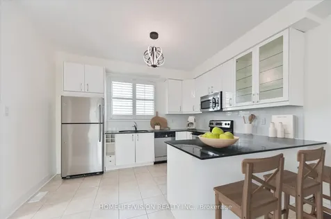 215 16th Avenue Richmond Hill ON L4C 0T8