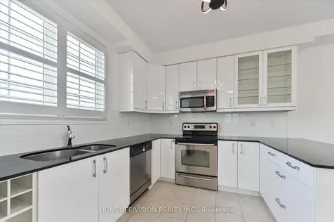215 16th Avenue Richmond Hill ON L4C 0T8