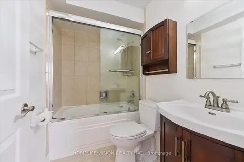 215 16th Avenue Richmond Hill ON L4C 0T8