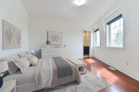 215 16th Avenue Richmond Hill ON L4C 0T8