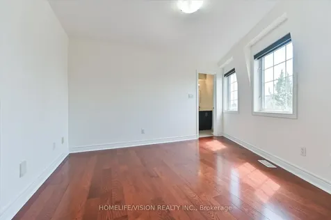 215 16th Avenue Richmond Hill ON L4C 0T8