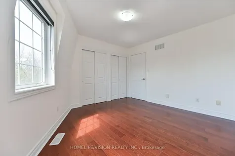 215 16th Avenue Richmond Hill ON L4C 0T8