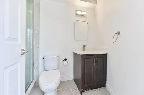 215 16th Avenue Richmond Hill ON L4C 0T8