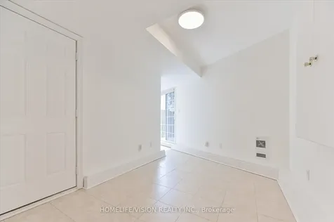 215 16th Avenue Richmond Hill ON L4C 0T8