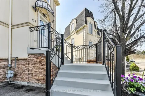 215 16th Avenue Richmond Hill ON L4C 0T8