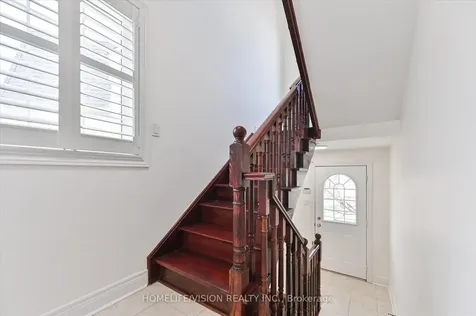 215 16th Avenue Richmond Hill ON L4C 0T8