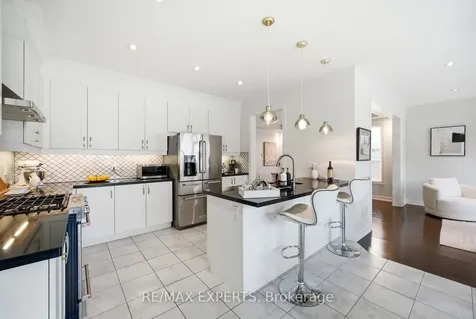 37 Schwalm Crescent New Tecumseth ON L0G 1W0