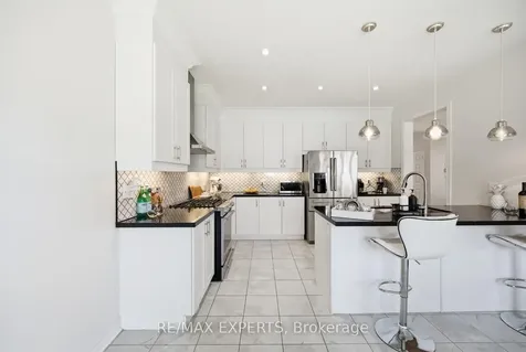 37 Schwalm Crescent New Tecumseth ON L0G 1W0