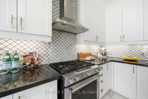 37 Schwalm Crescent New Tecumseth ON L0G 1W0