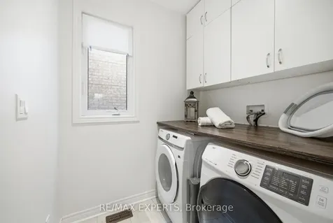 37 Schwalm Crescent New Tecumseth ON L0G 1W0