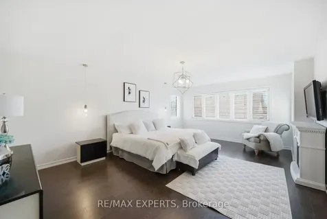 37 Schwalm Crescent New Tecumseth ON L0G 1W0