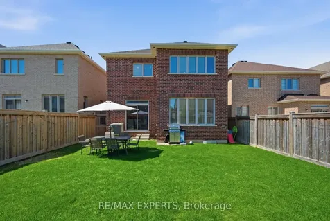 37 Schwalm Crescent New Tecumseth ON L0G 1W0