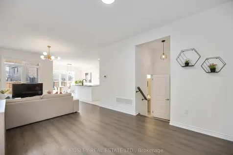 29 Ferragine Crescent Bradford West Gwillimbury ON L3Z 4J9