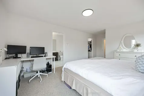 29 Ferragine Crescent Bradford West Gwillimbury ON L3Z 4J9