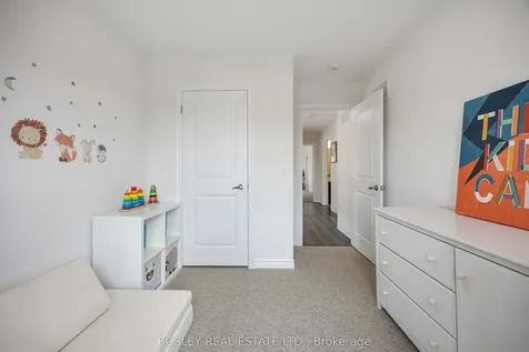29 Ferragine Crescent Bradford West Gwillimbury ON L3Z 4J9