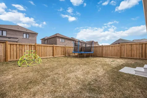 29 Ferragine Crescent Bradford West Gwillimbury ON L3Z 4J9