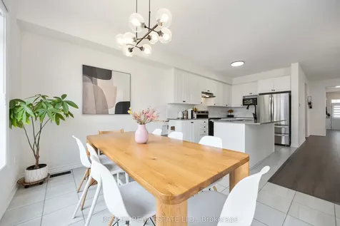 29 Ferragine Crescent Bradford West Gwillimbury ON L3Z 4J9