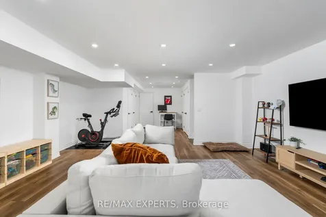 1473 Blackmore Street Innisfil ON L9S 0P1