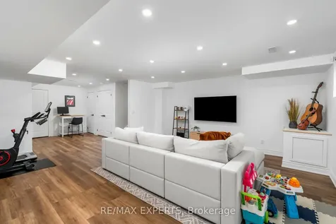 1473 Blackmore Street Innisfil ON L9S 0P1