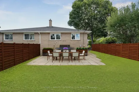 741 Sunnypoint Drive Newmarket ON L3Y 2Z7