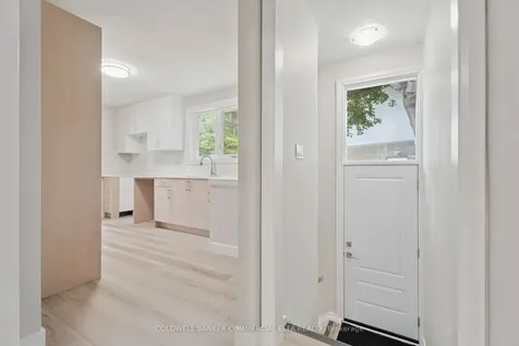 741 Sunnypoint Drive Newmarket ON L3Y 2Z7