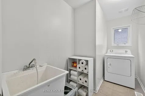 5 Booth Street Bradford West Gwillimbury ON L3Z 0A3