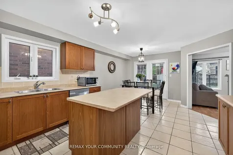 5 Booth Street Bradford West Gwillimbury ON L3Z 0A3