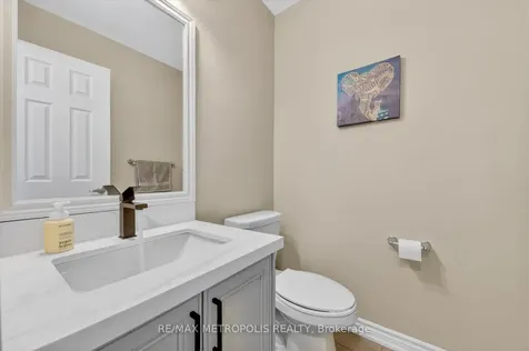 1 Boadway Crescent Whitchurch-stouffville ON L4A 1X9