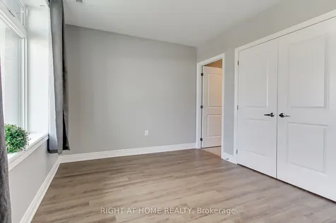 39 New Delhi Drive E Markham ON L3S 0E1