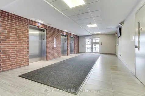 39 New Delhi Drive E Markham ON L3S 0E1
